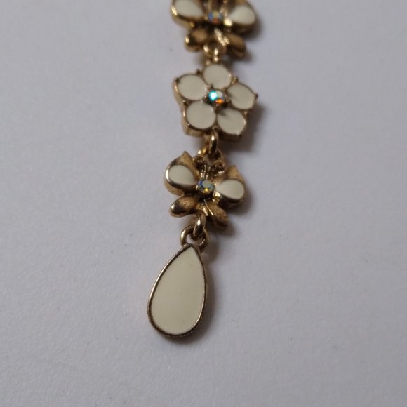 Y Shaped White Flower Metal Necklace 16 Inches - Picture 5 of 15